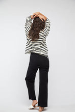 Load image into Gallery viewer, Aberdeen Wide Leg Crop - Black