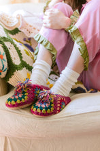Load image into Gallery viewer, Granny Square Slippers
