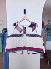 Load image into Gallery viewer, Quilted Country Tank Top Green Button Closure