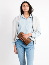 Load image into Gallery viewer, Mare Handle Clutch