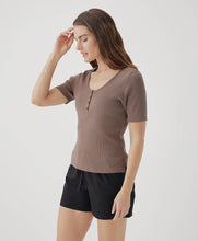 Load image into Gallery viewer, Women&#39;s Favorite Rib Henley Top: Deep Taupe / Large
