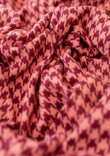 Load image into Gallery viewer, Lambswool Scarf in Berry Houndstooth
