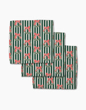 Load image into Gallery viewer, Green Wreaths Dishcloth Set
