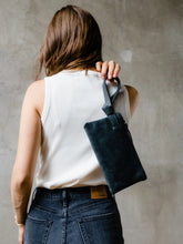 Load image into Gallery viewer, Rachel Wristlet
