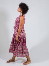 Load image into Gallery viewer, Thais Tiered Sleeveless Dress Magenta Vine Floral
