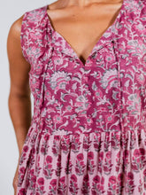 Load image into Gallery viewer, Thais Tiered Sleeveless Dress Magenta Vine Floral
